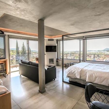 Meteora Heaven And Earth Premium Suites - Adults Friendly カランバカ エクステリア 写真