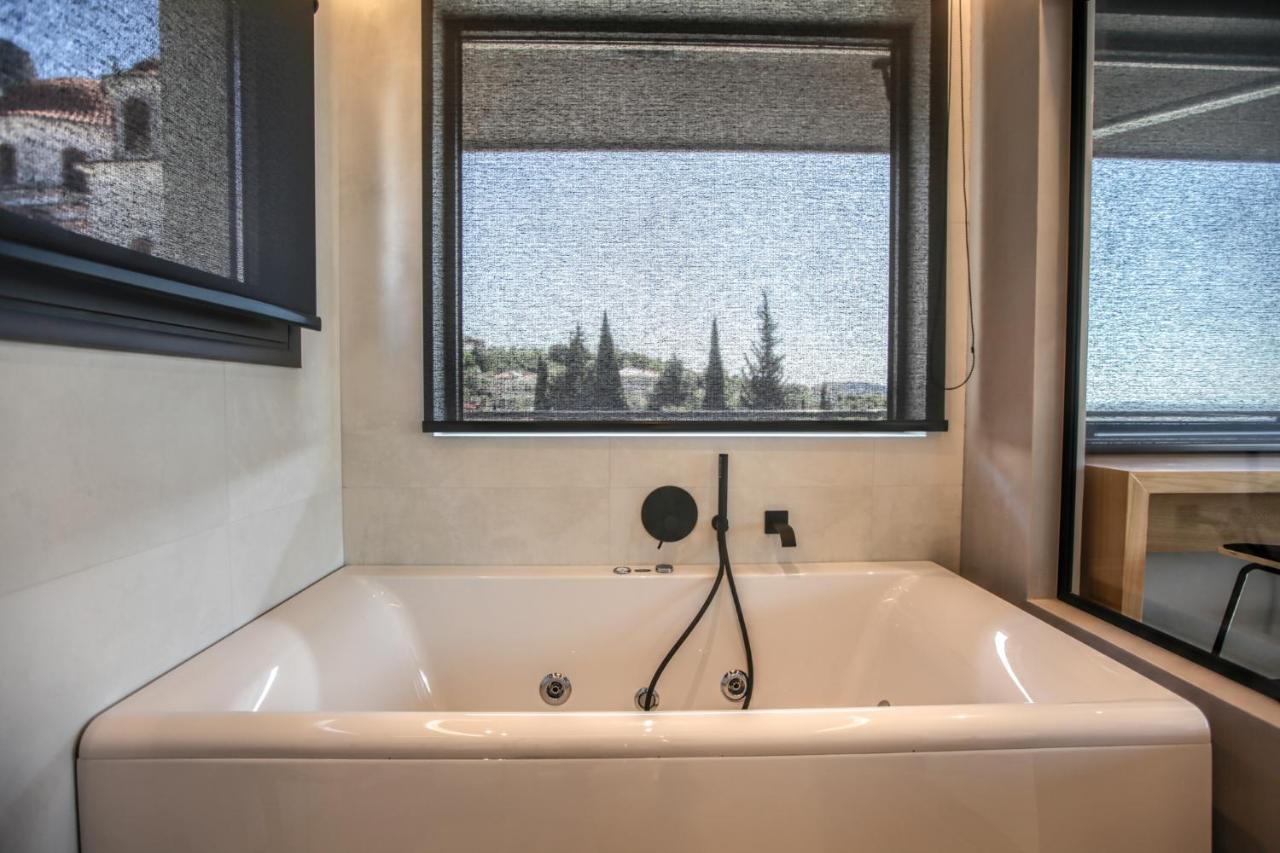 Meteora Heaven And Earth Premium Suites - Adults Friendly カランバカ エクステリア 写真